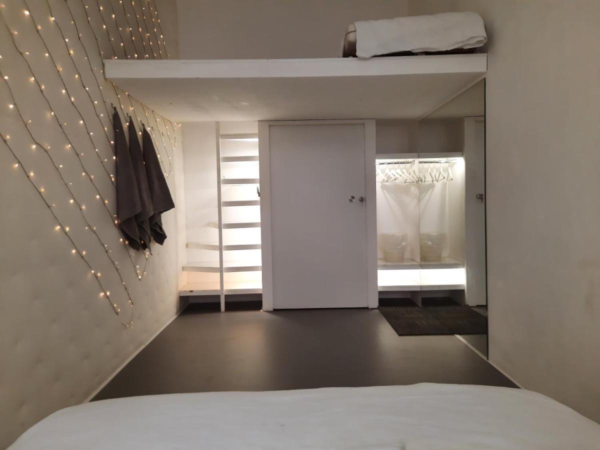 Downtown Minimalistic In Flatshare Praha