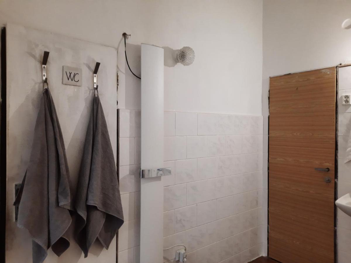 Downtown Minimalistic In Flatshare Praha